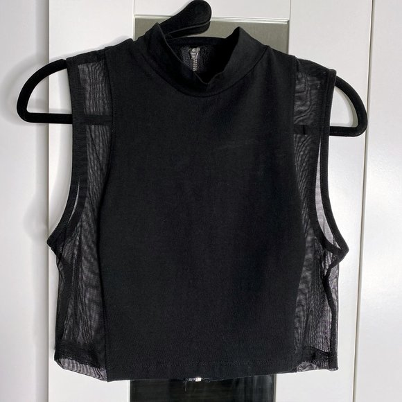 ✖️ SOLD DEPOP ✖️ F21 Black Crop Top w Mesh Sides - Picture 3 of 5
